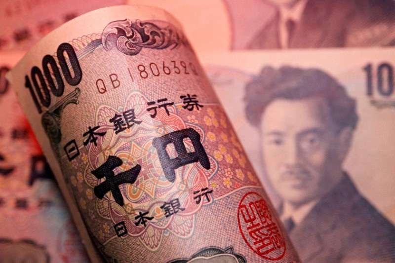Iene dispara para limite crítico e acende alerta de intervenção no Japão