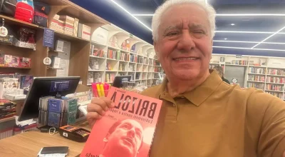 1789245359-vilmar-rocha-e-o-livro-de-brizola-1280-por-867