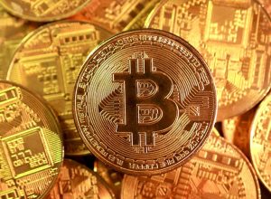 Representação da criptomoeda bitcoin em ilustração criada em 10 de setembro de 2025. REUTERS/...