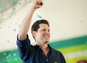 Daniel-Vilela-Governador-em-Trindade-1_800x534-780x470-1