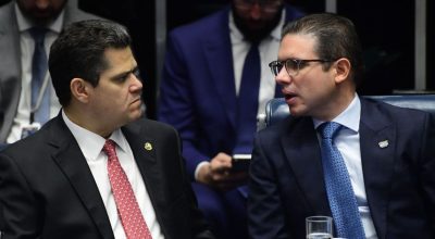 O presidente do Senado e do Congresso, Davi Alcolumbre (União-AP), e o presidente da Câmara dos...