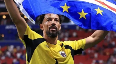 Vozinha com a bandeira de Cabo Verde (Foto: Divulgação-Federação Cabo-Verdiana de Futebol)