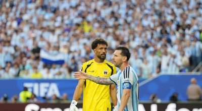 Lionel Messi e o goleiro Vozinha em ação em Argentina x Cabo Verde no Hard Rock en Miami (EFE/ ...