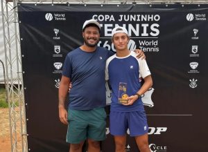 carlos_lino_trofeu_corinthians-1