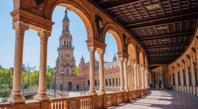 Plaza de España é um dos pontos turísticos mais visitados de Sevilha  • Unsplash