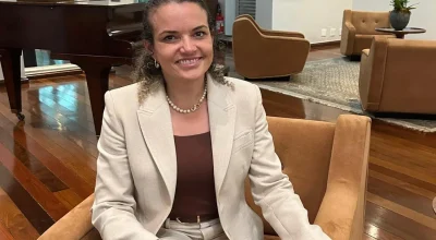 secretaria-municipal-de-educacao-giselle-faria-falou-sobre-pacote-dirigido-aos-servidores-administrativos-da-educacao-de-goiania-foto-sme
