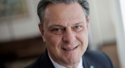 O ministro da Agricultura do Brasil, Carlos Favaro, posa para uma foto durante entrevista à Reut...