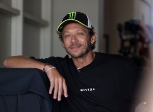 F1: Rossi deixa Ferrari de lado e revela torcida por Antonelli